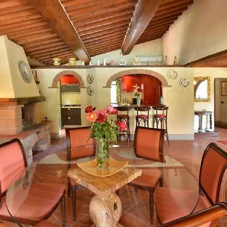 Villa Sleeps 8 Pool Air Con Wifi