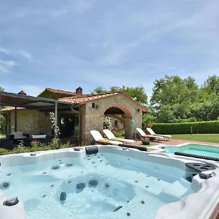 Sleeps 8 Pool Air Con Wifi Gaiole in Chianti