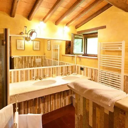 Villa Sleeps 8 Pool Air Con Wifi *