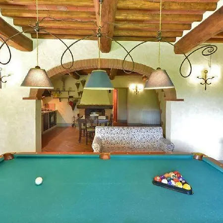 Sleeps 8 Pool Air Con Wifi